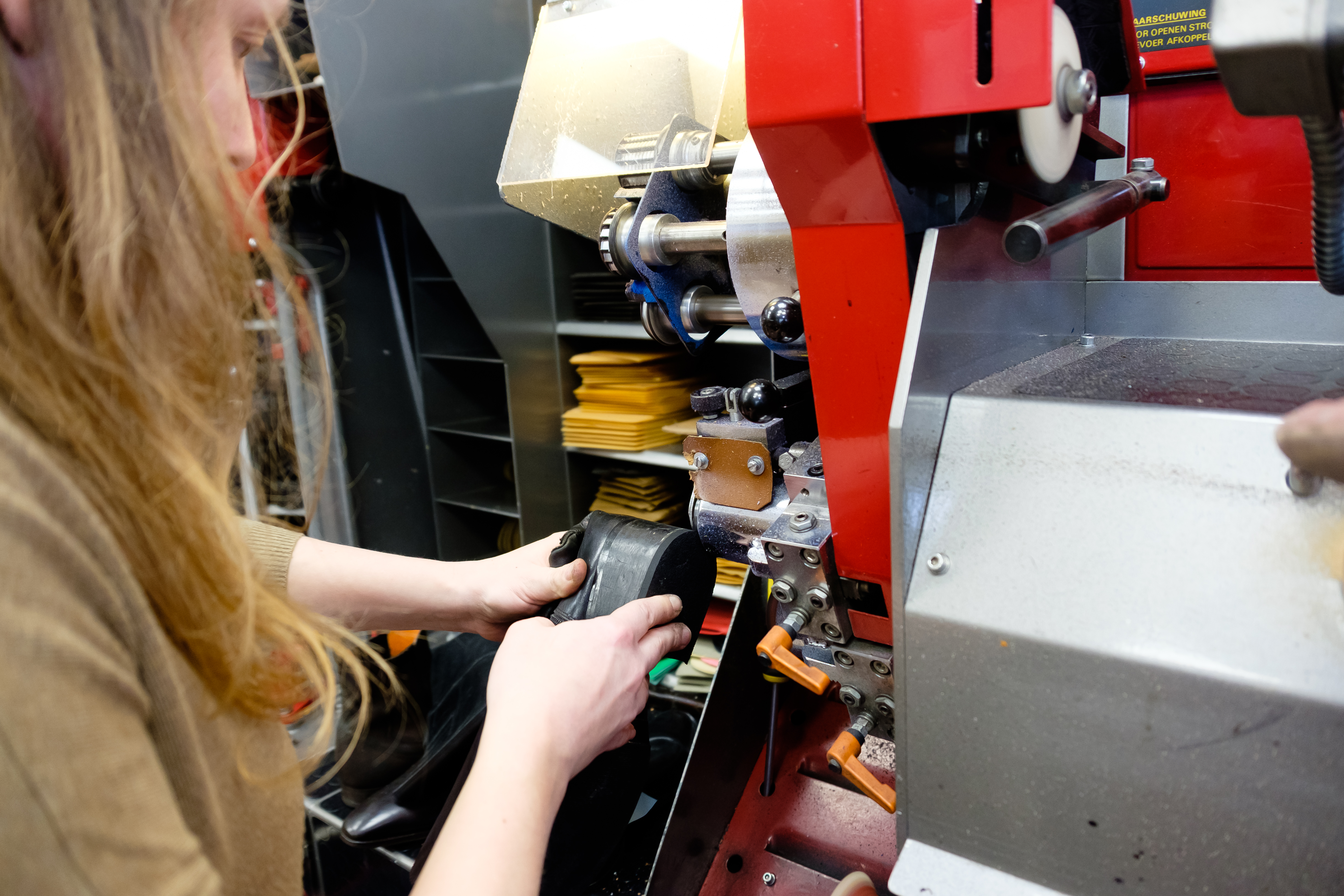 Oproep voor vrouwen in de schoenmakerij!